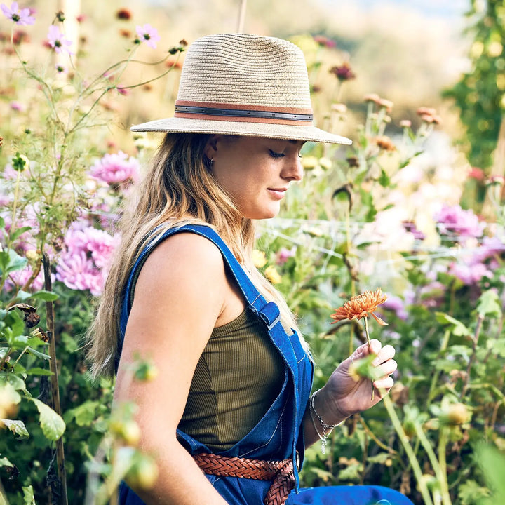 360FIVE Alltagshut – Hardy Fedora Camel Gardening Sonnenhut